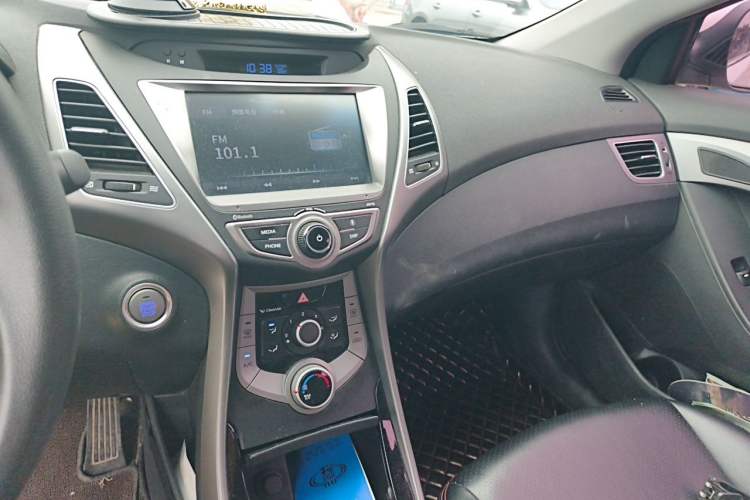 Used Hyundai Elantra (5th Generation / Langdong) 2016 1.6L Manual Luxury Model Audio And AC Panel