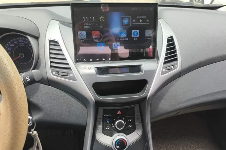 Used Hyundai Elantra (5th Generation / Langdong) 2016 1.6L Manual Fashion Edition Audio And AC Panel