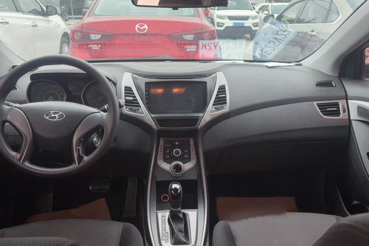 Used Hyundai Elantra (5th Generation / Langdong) 2016 1.6L Automatic Smart Version Audio And AC Panel