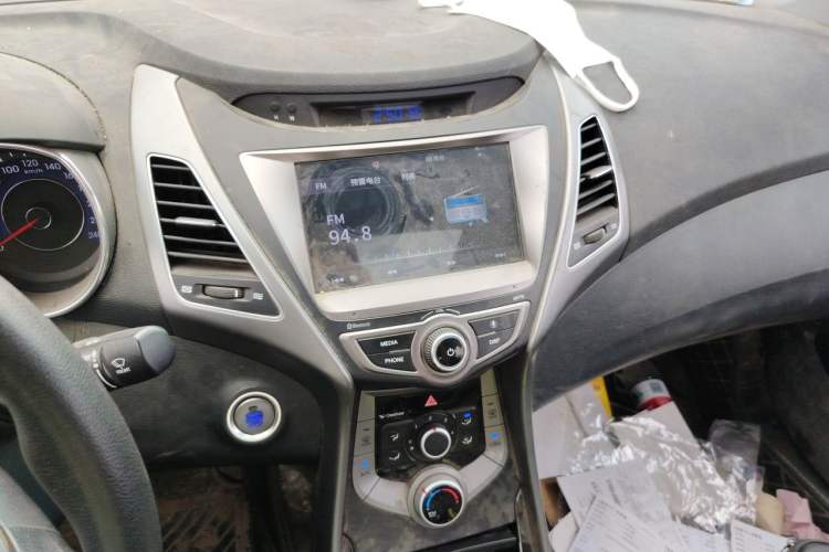 Used Hyundai Elantra (5th Generation / Langdong) 2016 1.6L Manual Luxury Model Audio And AC Panel