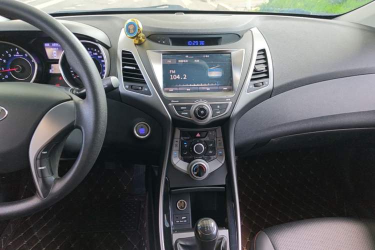 Used Hyundai Elantra (5th Generation / Langdong) 2016 1.6L Manual Luxury Model Audio And AC Panel