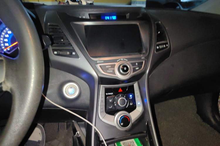 Used Hyundai Elantra (5th Generation / Langdong) 2016 1.6L Manual Luxury Model Audio And AC Panel