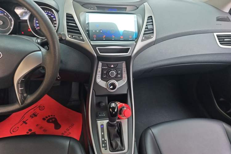 Used Hyundai Elantra (5th Generation / Langdong) 2016 1.6L Automatic Smart Version Audio And AC Panel