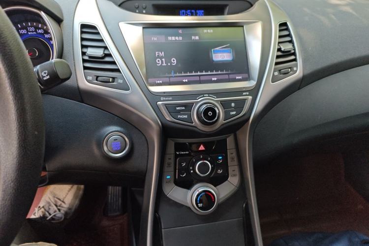 Used Hyundai Elantra (5th Generation / Langdong) 2016 1.6L Automatic Prestige Model Audio And AC Panel