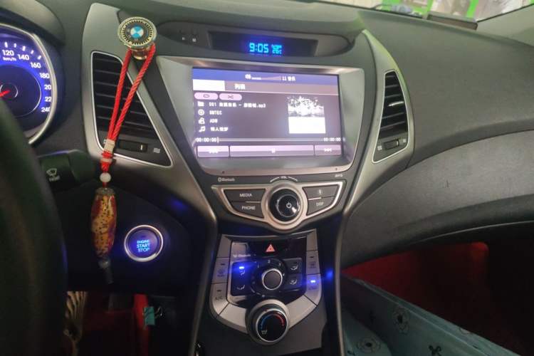 Used Hyundai Elantra (5th Generation / Langdong) 2016 1.6L Manual Luxury Model Audio And AC Panel