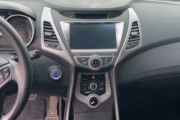 Used Hyundai Elantra (5th Generation / Langdong) 2016 1.6L Automatic Prestige Model Audio And AC Panel