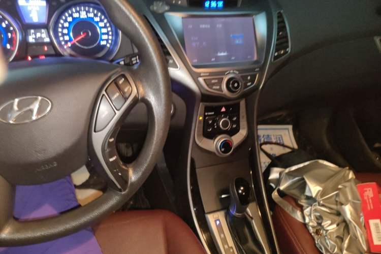 Used Hyundai Elantra (5th Generation / Langdong) 2016 1.6L Automatic Prestige Model Audio And AC Panel