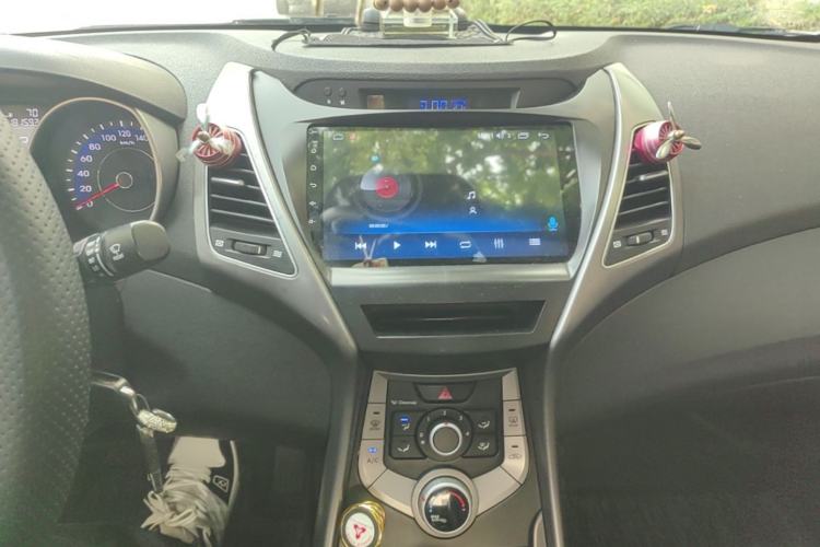 Used Hyundai Elantra (5th Generation / Langdong) 2016 1.6L Automatic Smart Version Audio And AC Panel