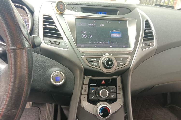 Used Hyundai Elantra (5th Generation / Langdong) 2016 1.6L Automatic Prestige Model Audio And AC Panel