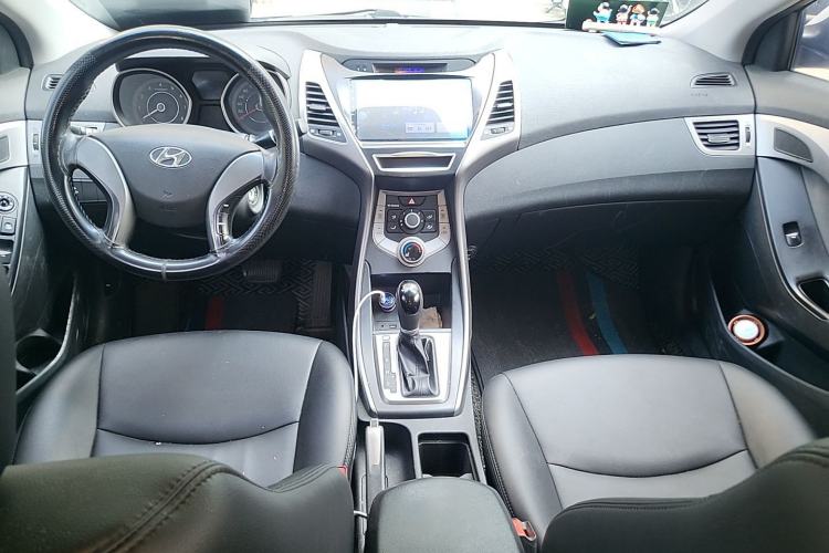 Used Hyundai Elantra (5th Generation / Langdong) 2016 1.6L Automatic Smart Version Center Console