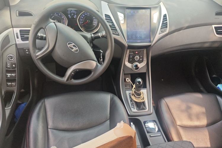 Used Hyundai Elantra (5th Generation / Langdong) 2016 1.6L Automatic Smart Version Center Console