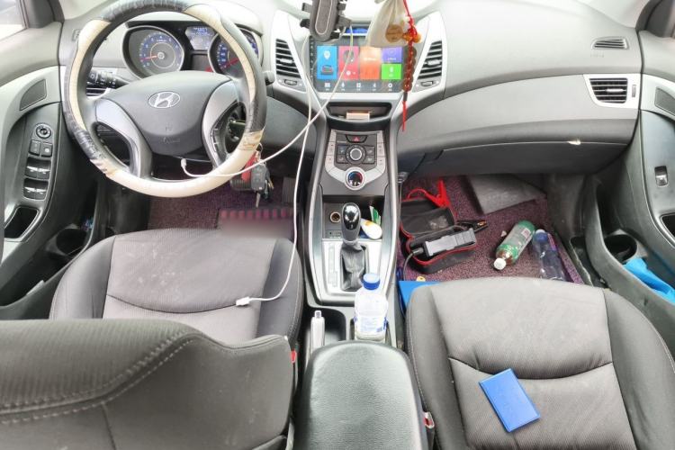 Used Hyundai Elantra (5th Generation / Langdong) 2016 1.6L Automatic Smart Version Center Console