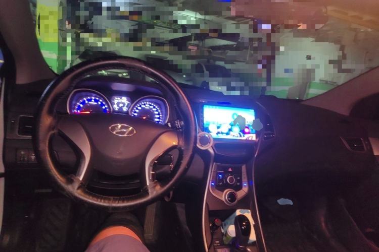 Used Hyundai Elantra (5th Generation / Langdong) 2016 1.6L Automatic Smart Version Center Console