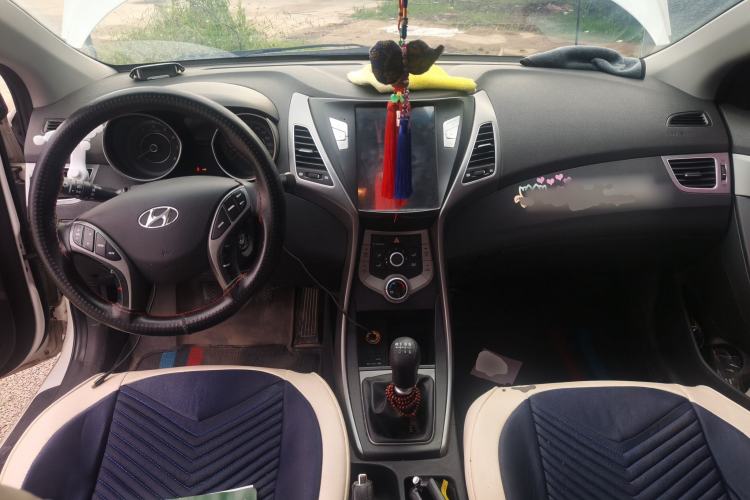 Used Hyundai Elantra (5th Generation / Langdong) 2016 1.6L Manual Fashion Edition Center Console