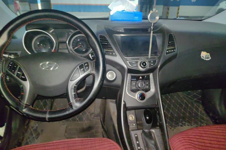 Used Hyundai Elantra (5th Generation / Langdong) 2016 1.6L Automatic Prestige Model Center Console