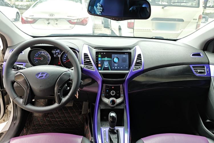 Used Hyundai Elantra (5th Generation / Langdong) 2016 1.6L Automatic Smart Version Center Console