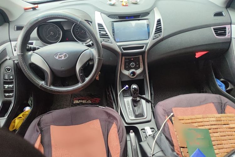 Used Hyundai Elantra (5th Generation / Langdong) 2016 1.6L Automatic Smart Version Center Console