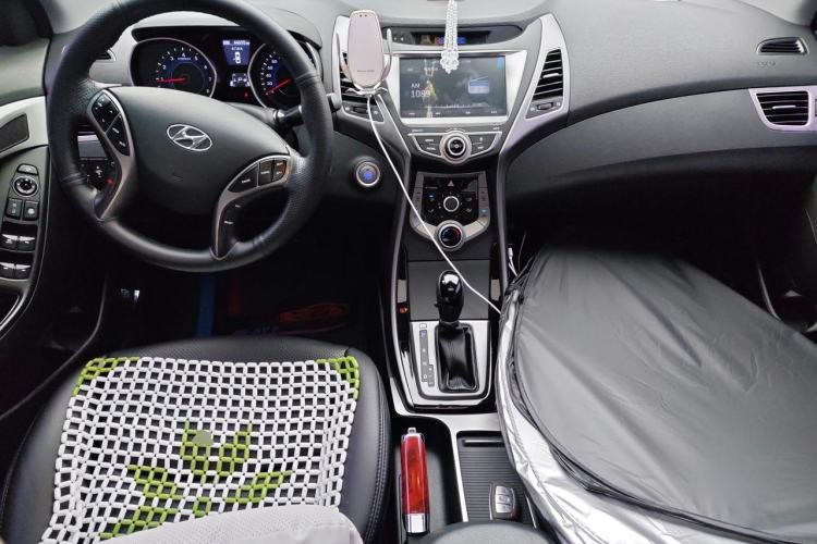 Used Hyundai Elantra (5th Generation / Langdong) 2016 1.6L Automatic Prestige Model Center Console