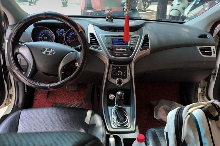 Used Hyundai Elantra (5th Generation / Langdong) 2016 1.6L Automatic Smart Version Center Console