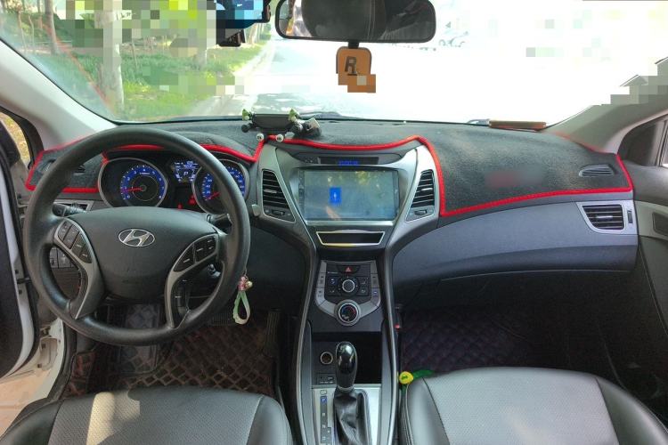 Used Hyundai Elantra (5th Generation / Langdong) 2016 1.6L Automatic Smart Version Center Console