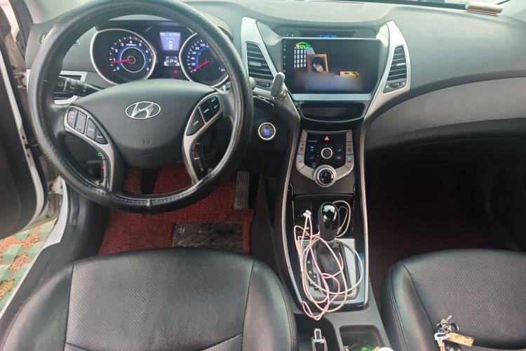 Used Hyundai Elantra (5th Generation / Langdong) 2016 1.6L Automatic Prestige Model Center Console