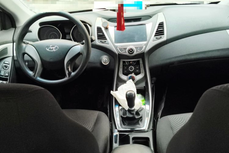 Used Hyundai Elantra (5th Generation / Langdong) 2016 1.6L Manual Luxury Model Center Console