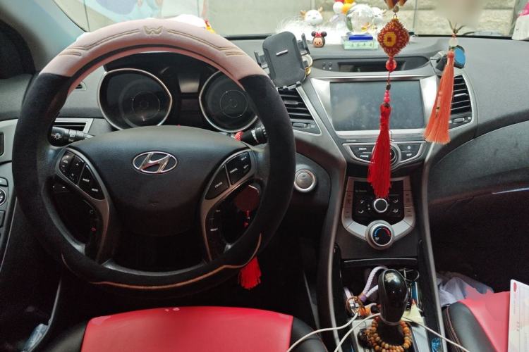 Used Hyundai Elantra (5th Generation / Langdong) 2016 1.6L Automatic Prestige Model Center Console