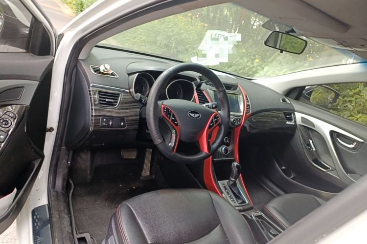 Used Hyundai Elantra (5th Generation / Langdong) 2016 1.6L Automatic Prestige Model Center Console