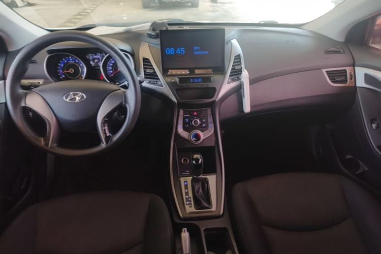 Used Hyundai Elantra (5th Generation / Langdong) 2016 1.6L Automatic Smart Version Center Console