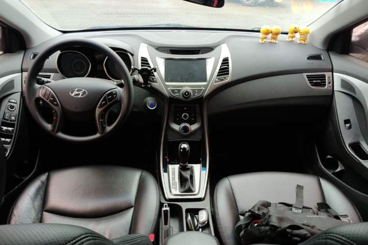 Used Hyundai Elantra (5th Generation / Langdong) 2016 1.6L Automatic Prestige Model Center Console