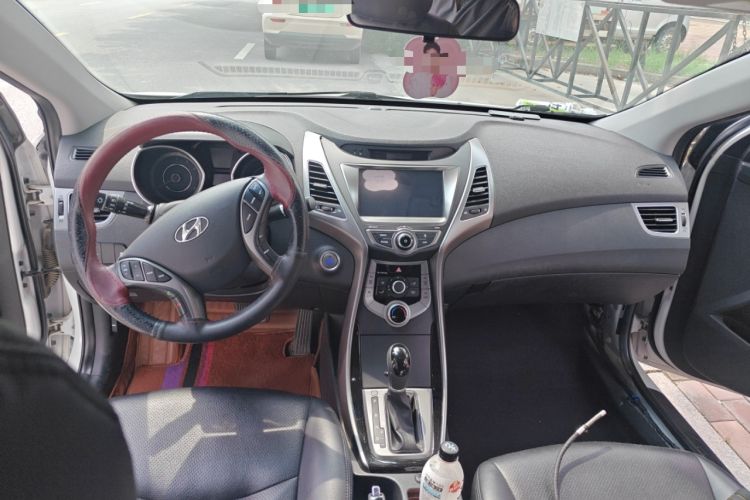 Used Hyundai Elantra (5th Generation / Langdong) 2016 1.6L Automatic Prestige Model Center Console