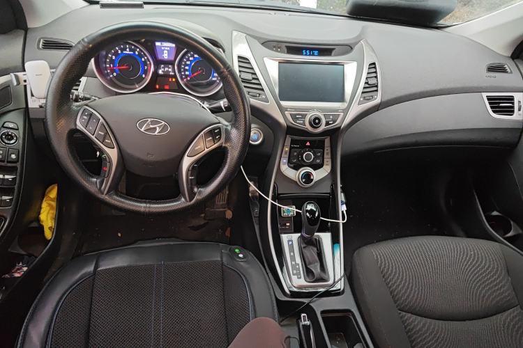 Used Hyundai Elantra (5th Generation / Langdong) 2016 1.6L Automatic Prestige Model Center Console