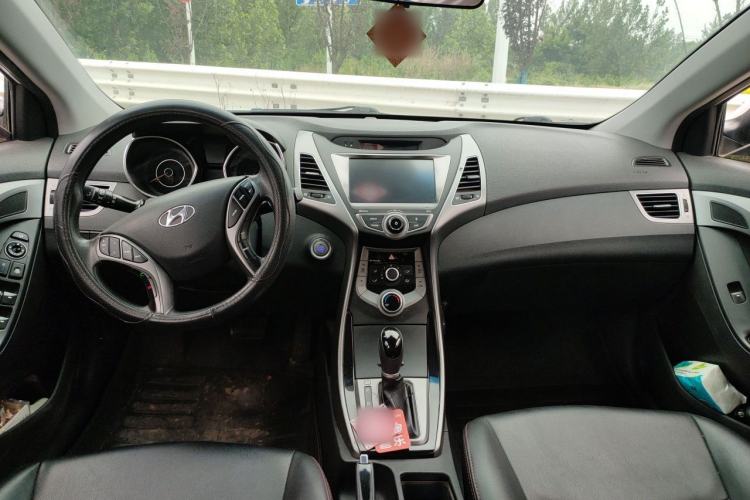 Used Hyundai Elantra (5th Generation / Langdong) 2016 1.6L Automatic Prestige Model Center Console