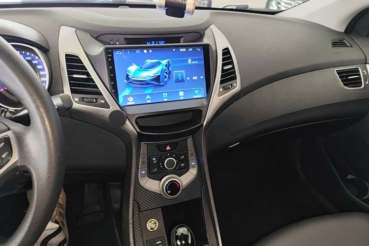 Used Hyundai Elantra (5th Generation / Langdong) 2016 1.6L Automatic Smart Version Center Console