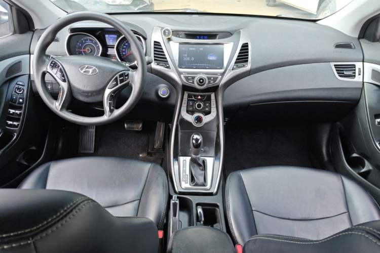 Used Hyundai Elantra (5th Generation / Langdong) 2016 1.6L Automatic Prestige Model Center Console