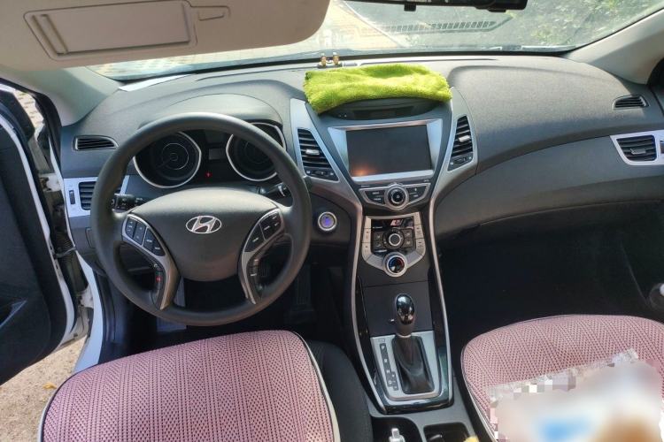 Used Hyundai Elantra (5th Generation / Langdong) 2016 1.6L Automatic Prestige Model Center Console