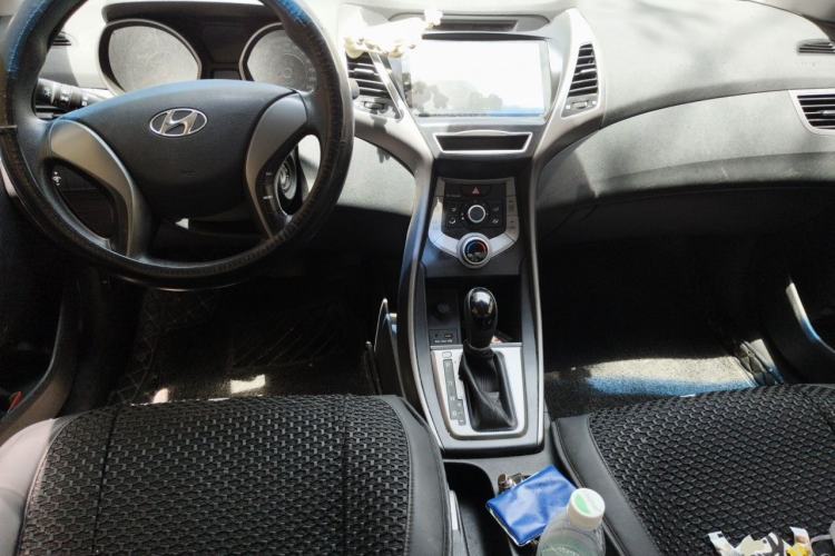 Used Hyundai Elantra (5th Generation / Langdong) 2016 1.6L Automatic Smart Version Center Console