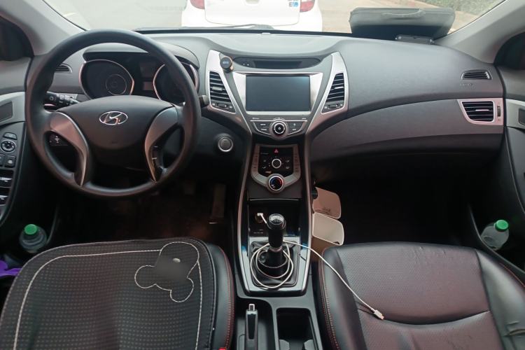 Used Hyundai Elantra (5th Generation / Langdong) 2016 1.6L Manual Luxury Model Center Console