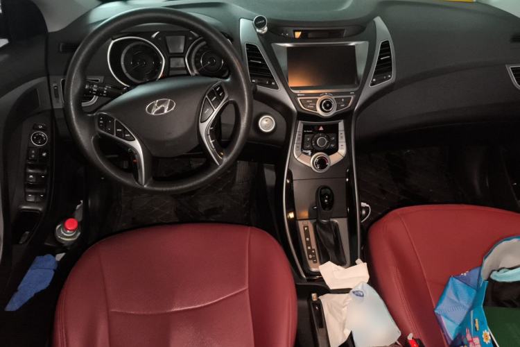 Used Hyundai Elantra (5th Generation / Langdong) 2016 1.6L Automatic Prestige Model Center Console