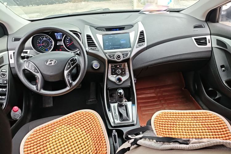 Used Hyundai Elantra (5th Generation / Langdong) 2016 1.6L Automatic Prestige Model Center Console