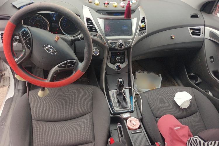 Used Hyundai Elantra (5th Generation / Langdong) 2016 1.6L Automatic Prestige Model Center Console