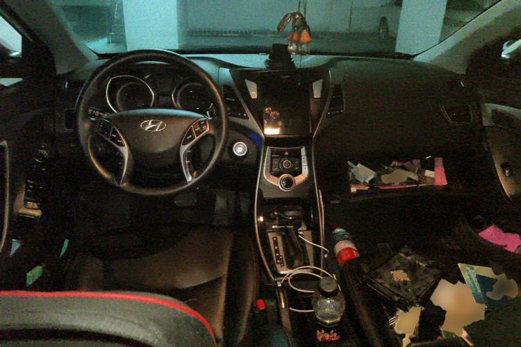 Used Hyundai Elantra (5th Generation / Langdong) 2016 1.6L Automatic Prestige Model Center Console