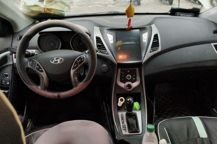 Used Hyundai Elantra (5th Generation / Langdong) 2016 1.6L Automatic Smart Version Center Console