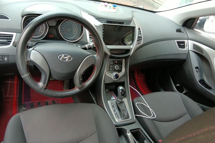 Used Hyundai Elantra (5th Generation / Langdong) 2016 1.6L Automatic Smart Version Center Console