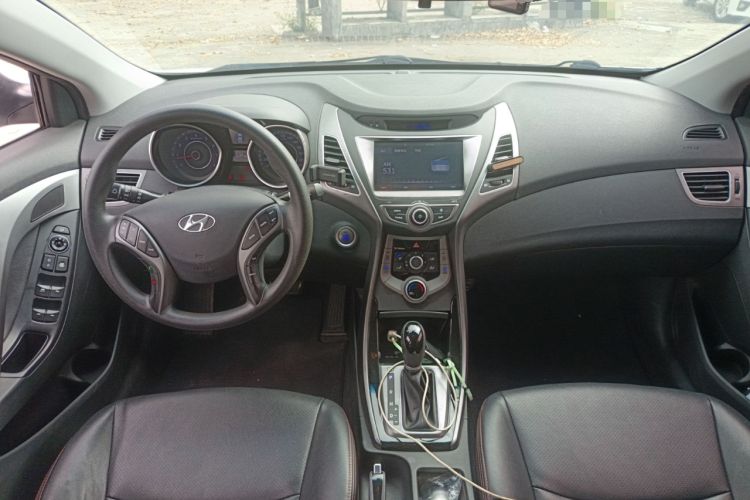 Used Hyundai Elantra (5th Generation / Langdong) 2016 1.6L Automatic Prestige Model Center Console