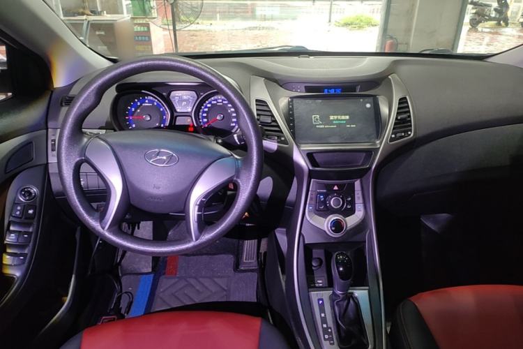 Used Hyundai Elantra (5th Generation / Langdong) 2016 1.6L Automatic Smart Version Center Console
