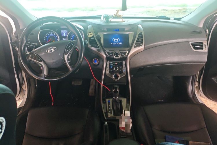 Used Hyundai Elantra (5th Generation / Langdong) 2016 1.6L Automatic Prestige Model Center Console