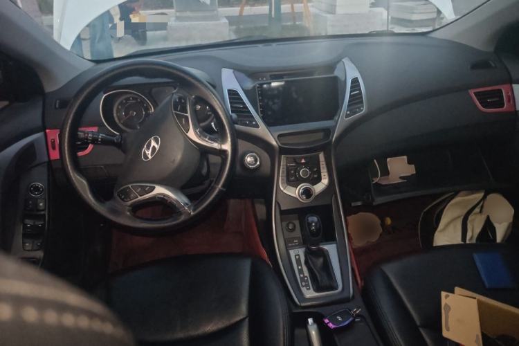 Used Hyundai Elantra (5th Generation / Langdong) 2016 1.6L Automatic Smart Version Center Console