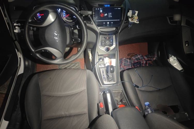 Used Hyundai Elantra (5th Generation / Langdong) 2016 1.6L Automatic Smart Version Center Console