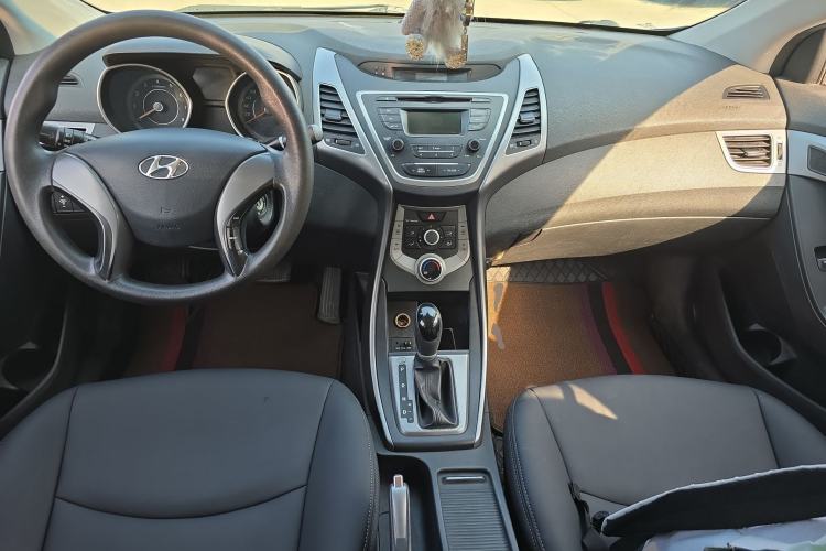 Used Hyundai Elantra (5th Generation / Langdong) 2016 1.6L Automatic Smart Version Center Console